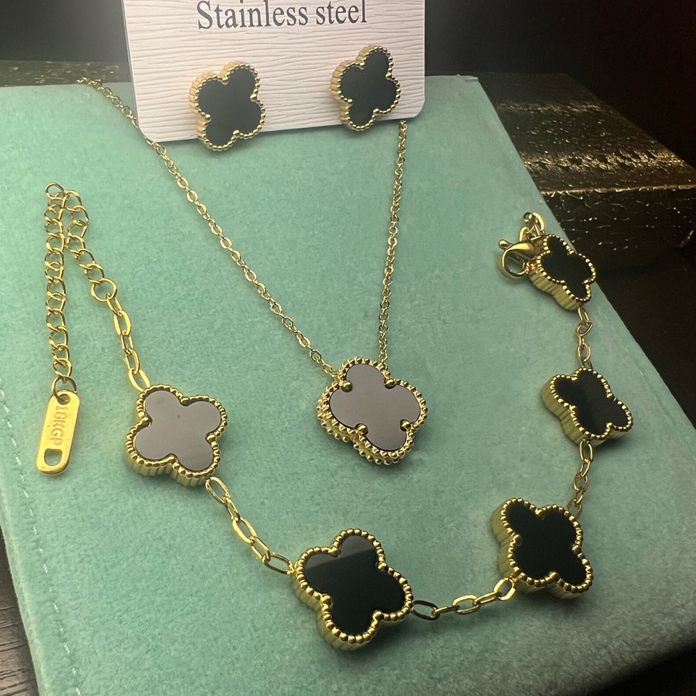 Lucky Four Leaf Clover Jewelry Set 18K G-P Bracelet Necklace Earrings (Black)